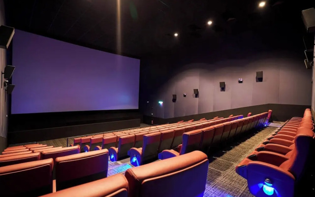 Cheras Minimalist Duplex Retreat for 8 Guests