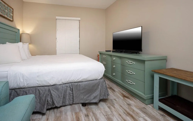 Phoenix X 313 3 Bedroom Condo