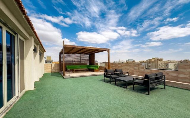 Posh & Panoramic 2bdr Rooftop 5 Min To Airport