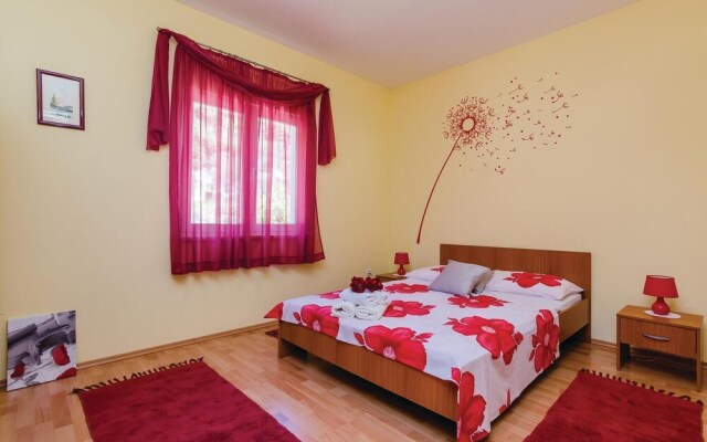 Amazing Home in Lovorno With Wifi and 4 Bedrooms