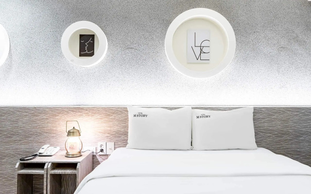 Hotel M Story