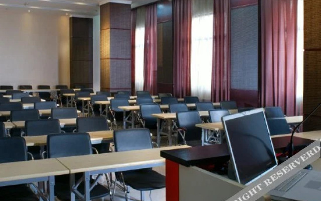 Holyland Angra Business Hotel