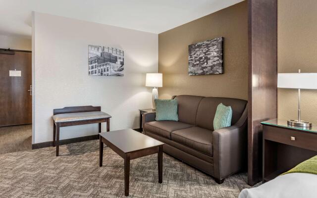 Comfort Inn & Suites Tualatin - Lake Oswego South