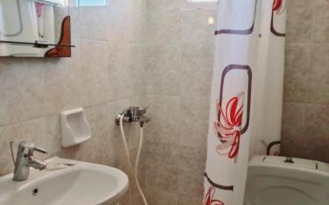 Amarandos Studios Rooms & Apartments