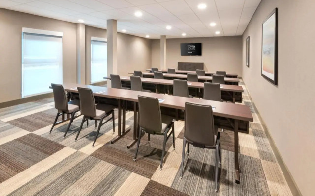 Radisson Hotel & Suites