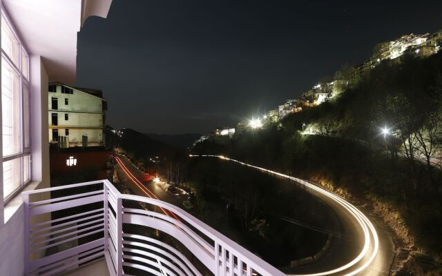 OYO 12695 Home Cosy Studio Himuda Sanjauli