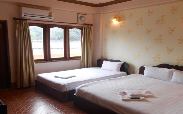 Vanhmaly Hotel