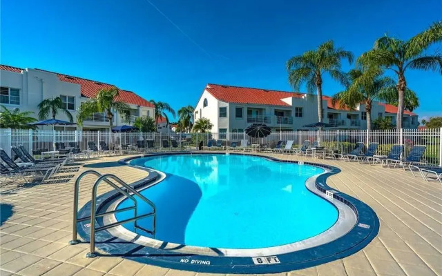 Vista Verde East 4-229