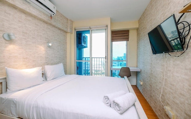 Minimalist Studio With Great City View At Tifolia Apartment – Guest Rooms – Jakarta