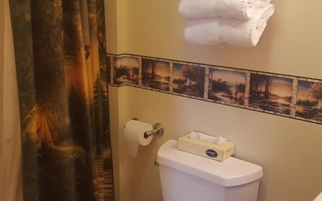 Longliner Lodge and Suites