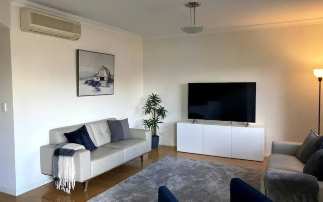 Modern 2 Bedroom Apartment in Perth