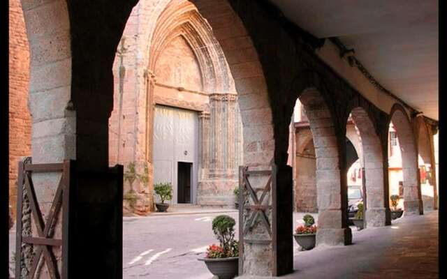 Apartment with 3 Bedrooms in Cardona, with Wonderful City View, Enclosed Garden And Wifi