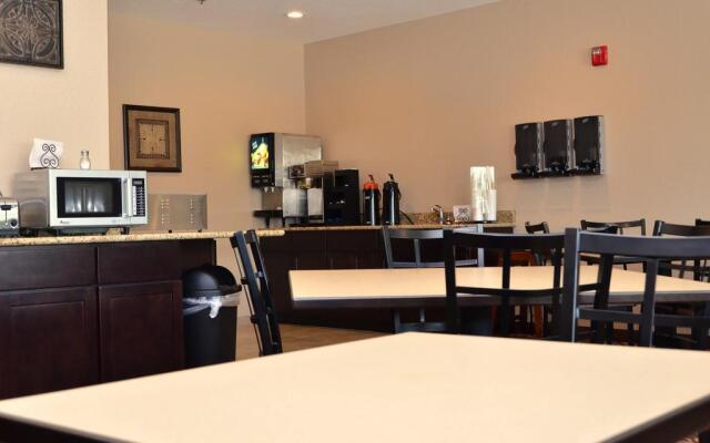 Cobblestone Inn & Suites - Clarion