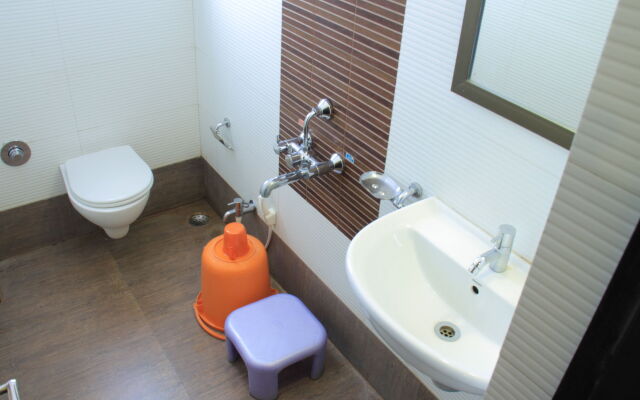 Hotel Sai Gurusthan