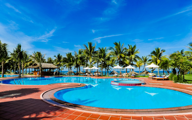 Tropical  Beach Hoi An Resort