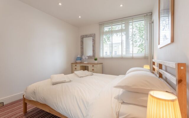 1 Bedroom Apartment Near South Bank