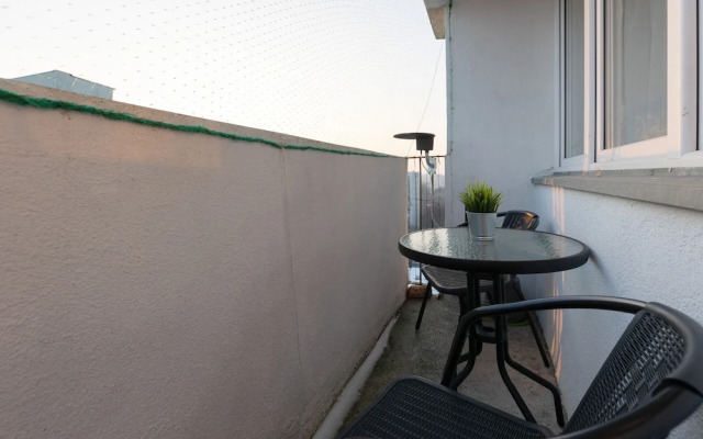 Stylish Apartment in Żoliborz by Renters
