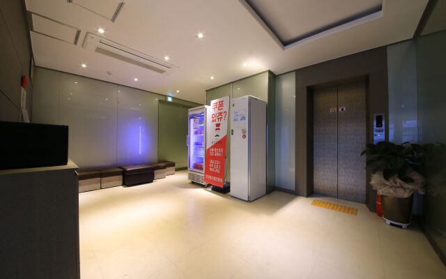 Hotel M Story