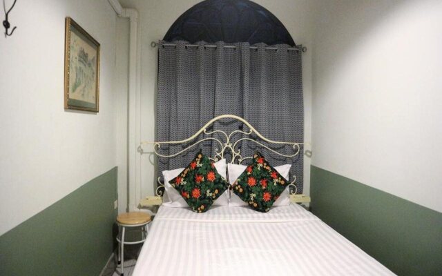 The Neighbors Hostel - Adults Only