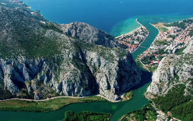 Apartment in Trogir Near Sea