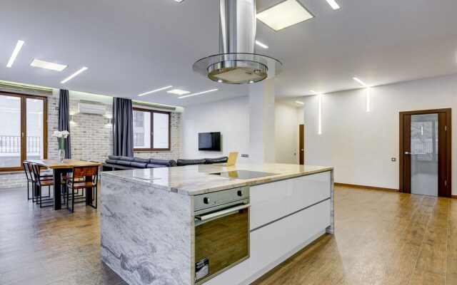 Smolny Park Suite