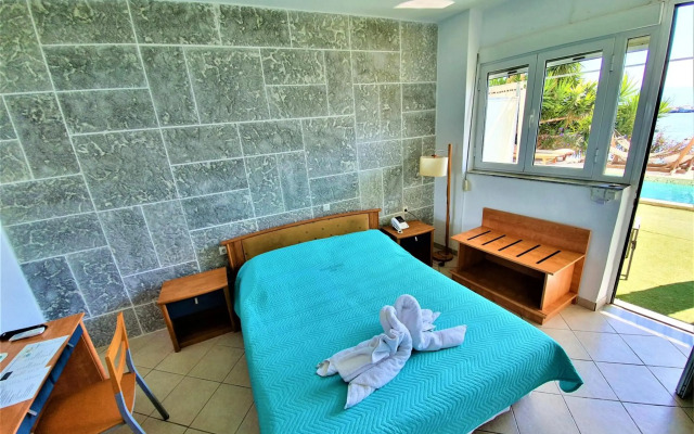 Porto Evia Boutique Hotel