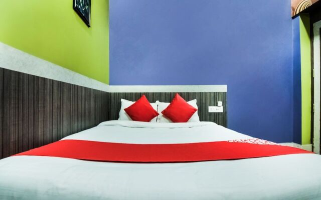 Oyo 28557 Hotel M V International