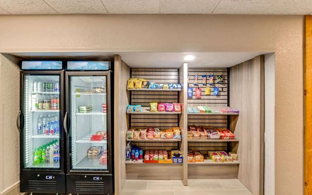 Comfort Inn & Suites Weston - Wausau