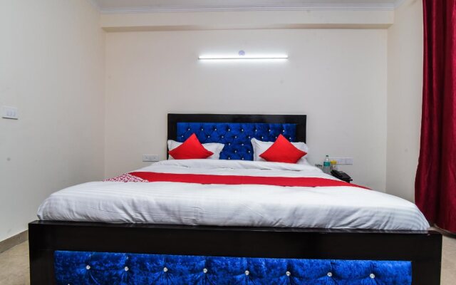 Larch Western By OYO Rooms
