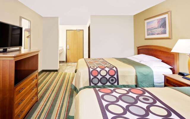 Super 8 by Wyndham Mt. Pleasant