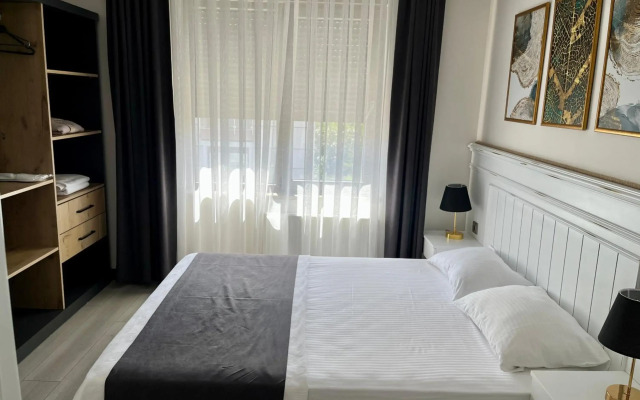 Eluxio Suite Hotel