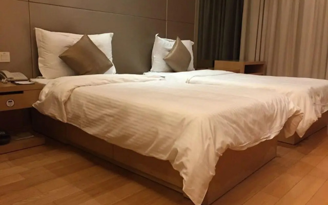 Silin Residence Poly World Trading Center