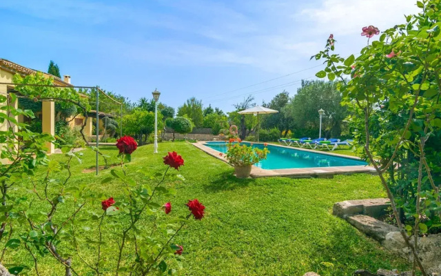 Villa in Pollenca With Private Pool & Garden