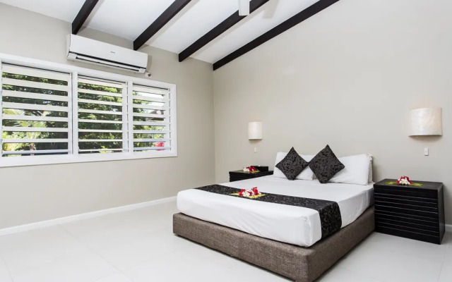 Plantation Island Resort