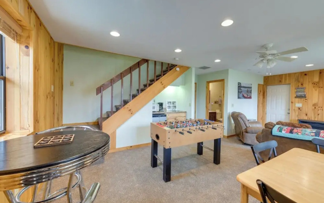Mountain-view Robbinsville Cabin w/ Hot Tub!