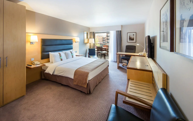 Holiday Inn London Brentford Lock by IHG