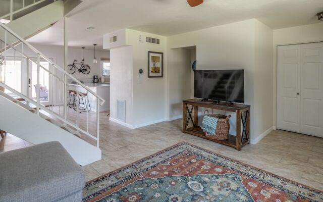 Spacious 4BR Townhouse by WanderJaunt
