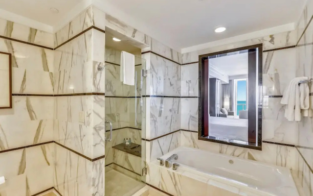 Residences at Fontainebleau Miami