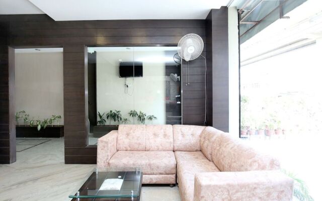 Oyo 15534 Hotel Milan Palace