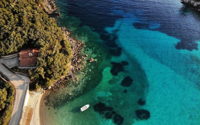 Prima Vista Beachfront Boutique Hotel
