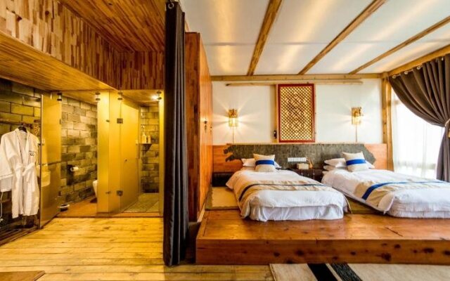 Lost Horizon Resort