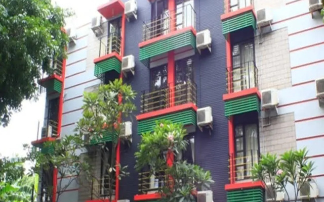 RedDoorz near Teras Kota