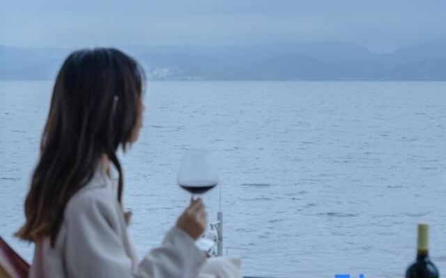 Dali HONG  Ocean- view Hotel（sanshengdaodian）