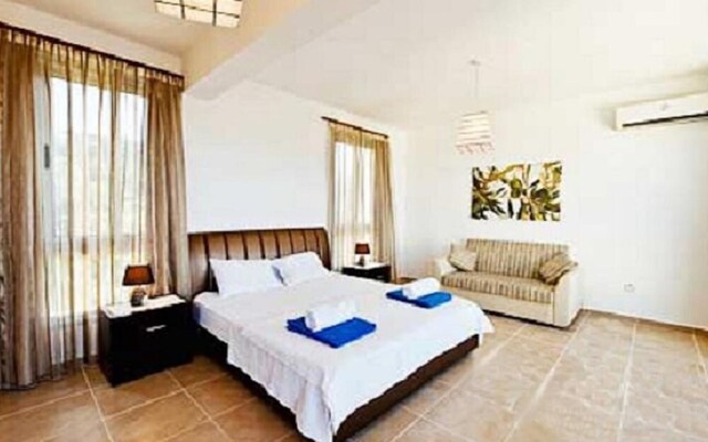 Sunny Villa, a Perfect Spacious Villa With Private Pool, Wifi & Ac in all Rooms