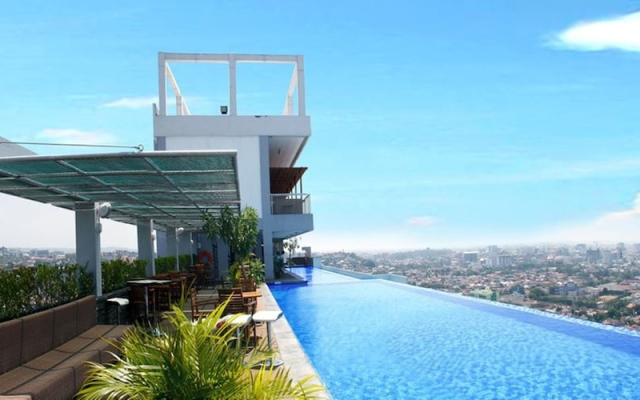 Horison Ultima Semarang