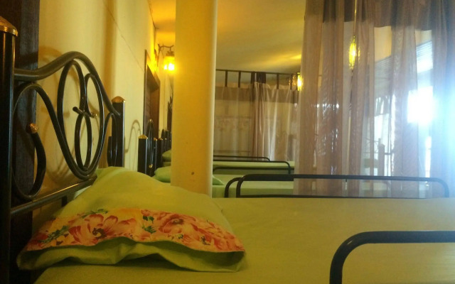 Supreeya Guesthouse - Hostel
