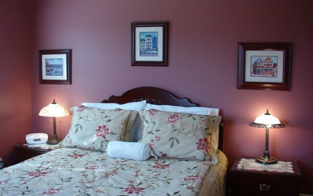 John's Gate Gourmet Bed and Breakfast