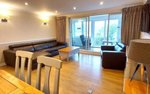 Loch Rannoch Highland Club Pine Marten Lodge 03