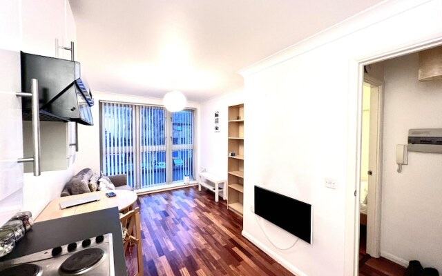 Lovely 1-bed Apartment in London by the Harbour
