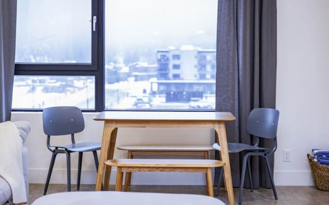 Tumbledown Condo By Revelstoke Vacations